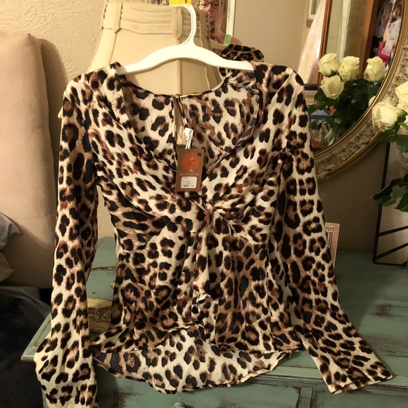 Super chic and sexy leopard print peplum blouse - Picture 4 of 5